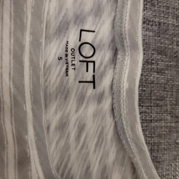 LOFT Outlet Gray & White Striped Sleeveless Top - Picture 4 of 4